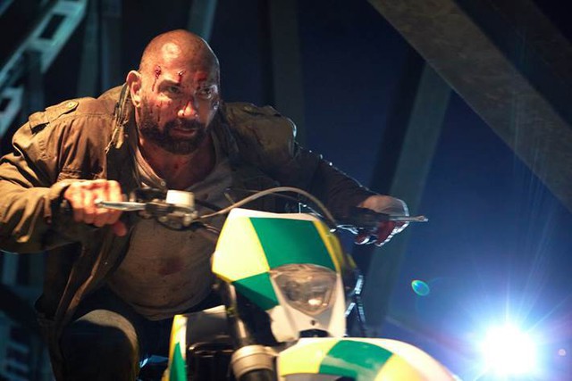 Final Score: Drax Dave Bautista xả thân cứu 35.000 con tin tại sân vận động trong 90 phút trận đấu nghẹt thở - Ảnh 4.