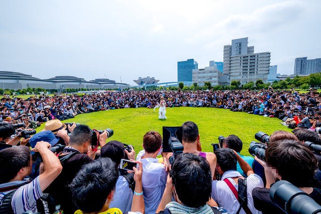 Đi diễn chơi 1 ngày, nữ cosplayer số 1 Nhật Bản nhẹ nhàng kiếm hơn 2 tỷ đồng trong nháy mắt - Ảnh 2.