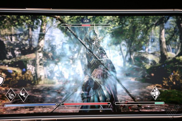 iPhone XS Max dùng The Elder Scrolls để khai chiến với Fornite trên Galaxy Note9 - Ảnh 2.