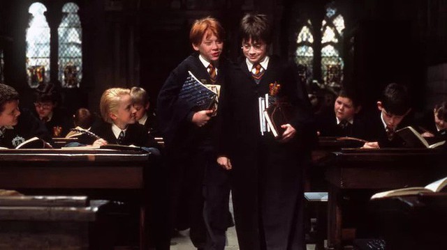 5 nghịch lý khó giải về công nghệ giáo dục ở ngôi trường phù thủy Hogwarts trong Harry Potter - Ảnh 2.
