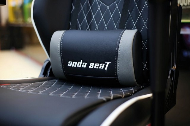 Trên mông ANDA SEAT Assassin - Ghế chơi game tuyệt hảo mà giá lại bình dân