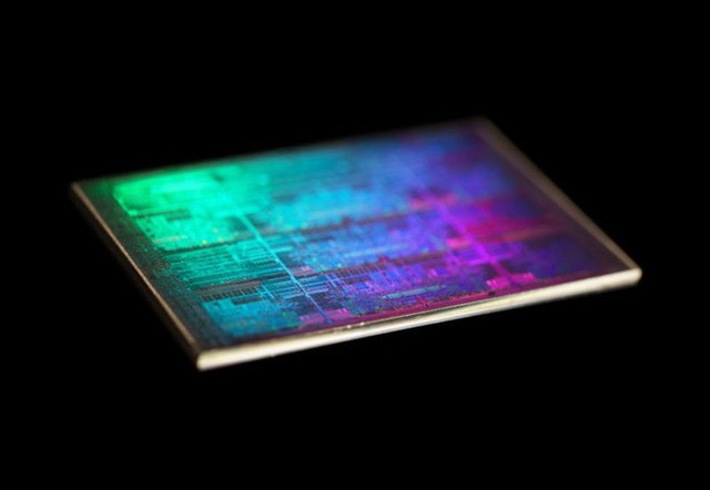 Intel ra mắt chip xử lý Core i9-9990XE, 14 nhân, 28 luồng, tốc độ lên tới 5GHz, chỉ bán qua hình thức đấu giá - Ảnh 1.