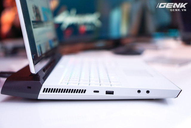 [CES 2019] Dell trình làng laptop Alienware Area m51 với cấu hình khủng, thiết kế cyberpunk, giá từ 2.550 USD - Ảnh 12.