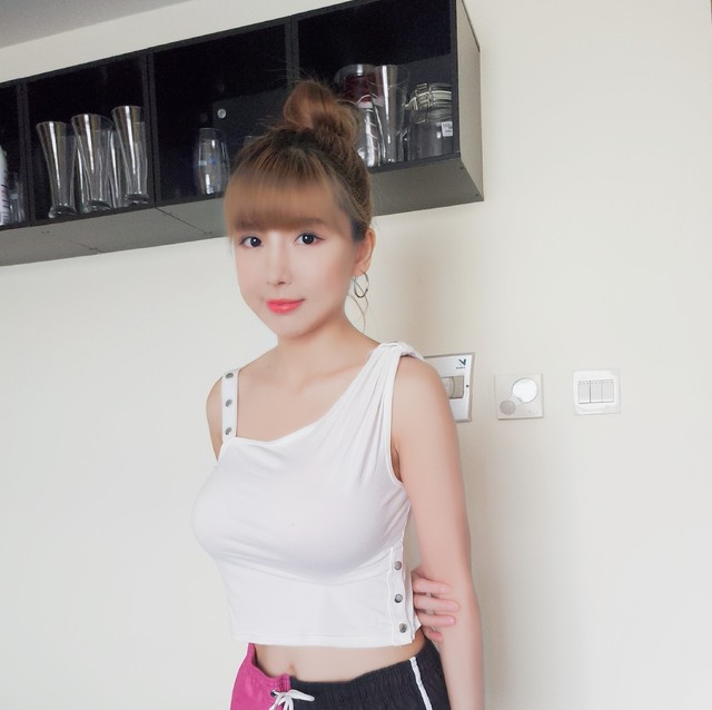 Hot girl mặt như baby sở hữu 1 triệu follow để lộ mặt thật khiến nhiều fan sốc nặng - Ảnh 2.