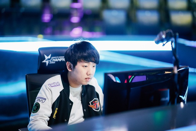 LMHT: SKT T1 Faker - Chúng tôi đã mắc phải nhiều sai lầm trước Fnatic - Ảnh 3.