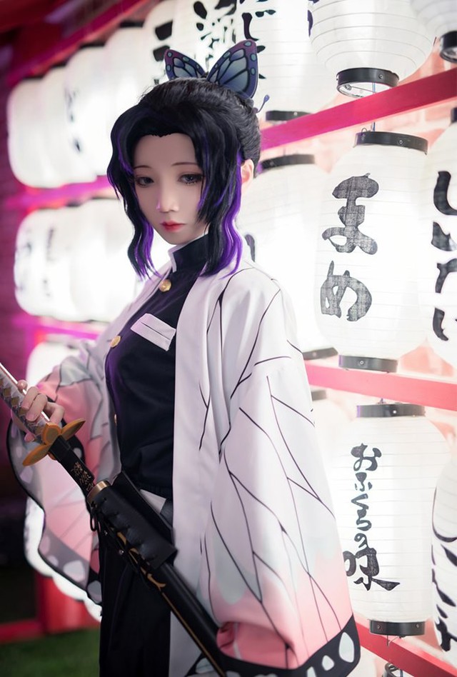 Trùng trụ Kochou Shinobu thoát tục tựa tiên nữ qua loạt ảnh cosplay đẹp mê hồn - Ảnh 2.