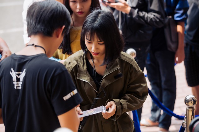 Trước thềm Chung Kết Quốc Gia - Đấu Trường Sinh Tồn 2019: Game thủ nô nức xếp hàng tham dự sự kiện hot nhất trong năm của Free Fire - Ảnh 9. Trước thềm Chung Kết Quốc Gia - Đấu Trường Sinh Tồn 2019: Game thủ nô nức xếp hàng tham dự sự kiện hot nhất trong năm của Free Fire - Ảnh 9.