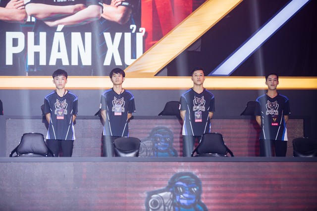 Mở màn Chung Kết Đấu Trường Sinh Tồn 2019: Binz khuấy động sân khấu với ca khúc So Close - Ảnh 6. Mở màn Chung Kết Đấu Trường Sinh Tồn 2019: Binz khuấy động sân khấu với ca khúc So Close - Ảnh 6.