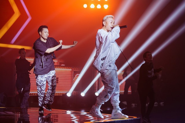 Mở màn Chung Kết Đấu Trường Sinh Tồn 2019: Binz khuấy động sân khấu với ca khúc So Close - Ảnh 1. Mở màn Chung Kết Đấu Trường Sinh Tồn 2019: Binz khuấy động sân khấu với ca khúc So Close - Ảnh 1.