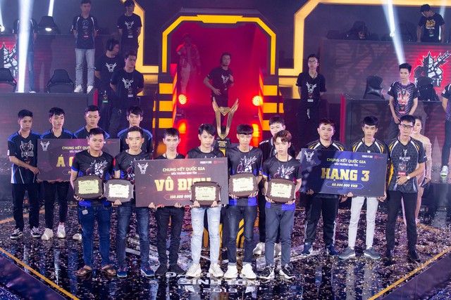 Tổng kết Chung Kết Quốc Gia - Đấu Trường Sinh Tồn 2019: King of Free Fire chính thức đoạt ngôi vương sau 7 ván đấu cân não và nghẹt thở - Ảnh 3. Tổng kết Chung Kết Quốc Gia - Đấu Trường Sinh Tồn 2019: King of Free Fire chính thức đoạt ngôi vương sau 7 ván đấu cân não và nghẹt thở - Ảnh 3.