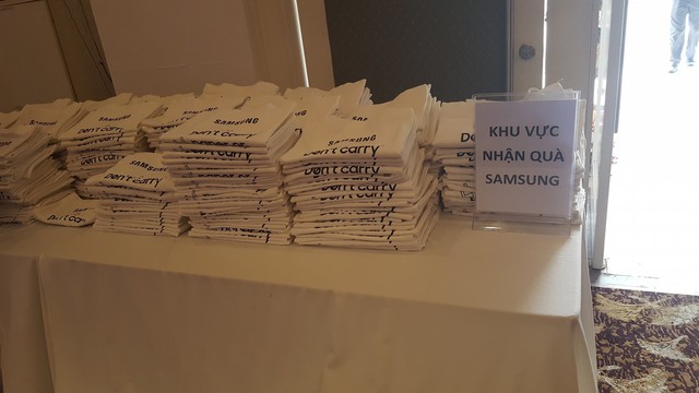 “Nắng vỡ đầu, nóng chảy cả mỡ” nhưng cũng không thể cản 500 anh em đến offline Gun Gun Mobile - Ảnh 3. “Nắng vỡ đầu, nóng chảy cả mỡ” nhưng cũng không thể cản 500 anh em đến offline Gun Gun Mobile - Ảnh 3.
