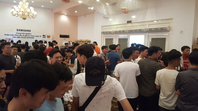 “Nắng vỡ đầu, nóng chảy cả mỡ” nhưng cũng không thể cản 500 anh em đến offline Gun Gun Mobile - Ảnh 7. “Nắng vỡ đầu, nóng chảy cả mỡ” nhưng cũng không thể cản 500 anh em đến offline Gun Gun Mobile - Ảnh 7.