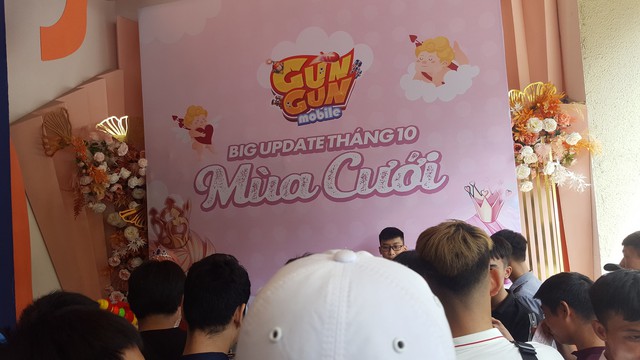 “Nắng vỡ đầu, nóng chảy cả mỡ” nhưng cũng không thể cản 500 anh em đến offline Gun Gun Mobile - Ảnh 8. “Nắng vỡ đầu, nóng chảy cả mỡ” nhưng cũng không thể cản 500 anh em đến offline Gun Gun Mobile - Ảnh 8.