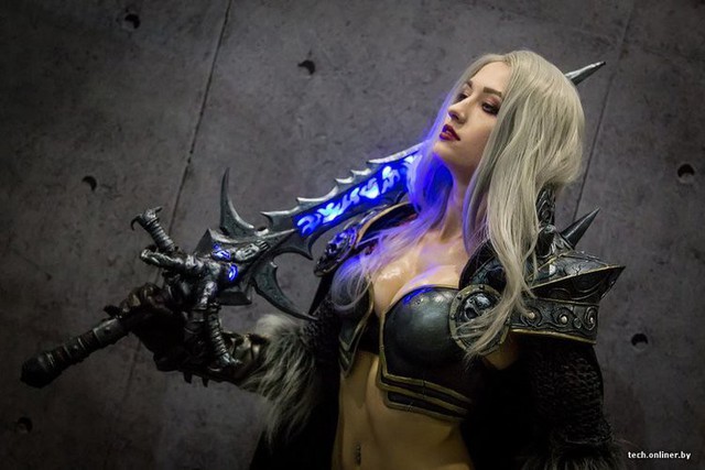 [Cosplay] Đốt mắt với Arthas phiên bản nữ “căng mọng” - Ảnh 3.