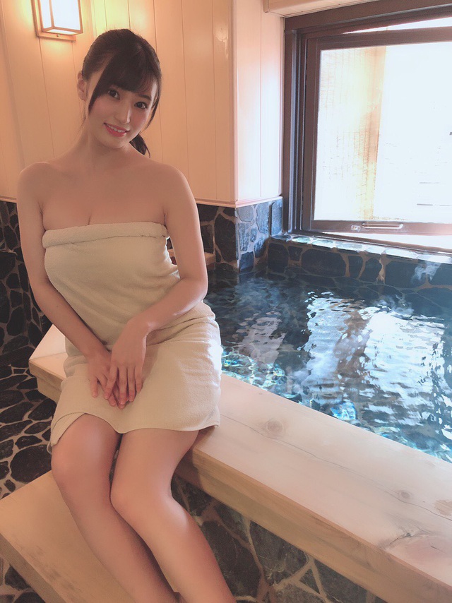 Đến hẹn lại lên, thiên thần Shoko Takahashi lại rủ rê fan hâm mộ du lịch suối nước nóng - Ảnh 1.