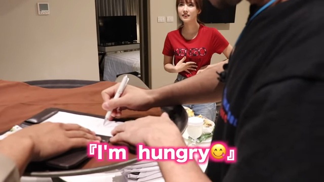 Yua Mikami ra mắt vlog mới, khoe toàn đồ ăn trong chuyến đi tới Philippines - Ảnh 4.