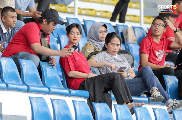 Maria Ozawa đi xem SEA Games, cổ vũ trận U22 Indonesia đấu U22 Thái Lan - Ảnh 2.