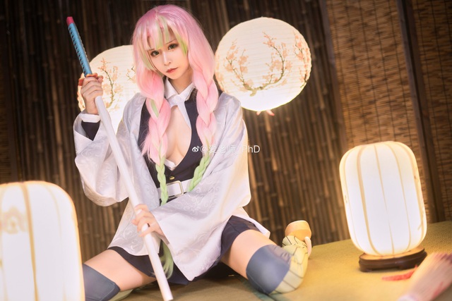 Ngắm loạt ảnh cosplay nàng Luyến Trụ khoe vòng 1 khủng trong Kimetsu no Yaiba - Ảnh 4.