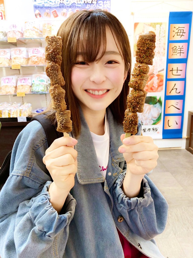 Cao 1m46, cô nàng hot girl vẫn giật giải Hoa Khôi với nhan sắc như búp bê ngoài đời thật - Ảnh 9. Cao 1m46, cô nàng hot girl vẫn giật giải Hoa Khôi với nhan sắc như búp bê ngoài đời thật - Ảnh 9.