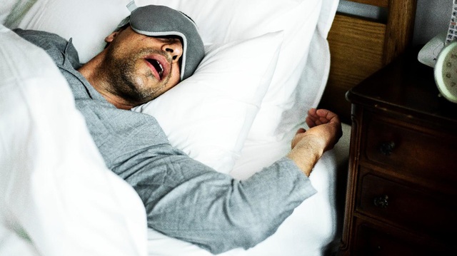 Nghiên cứu chỉ ra: Ngủ quá 9 giờ một đêm dễ bị đột quỵ - Ảnh 1.