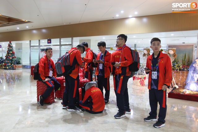 Sau chuyến bay hú hồn, đội tuyển quốc gia Mobile Legends Việt Nam đã đặt chân an toàn tới Philippines - Ảnh 13.