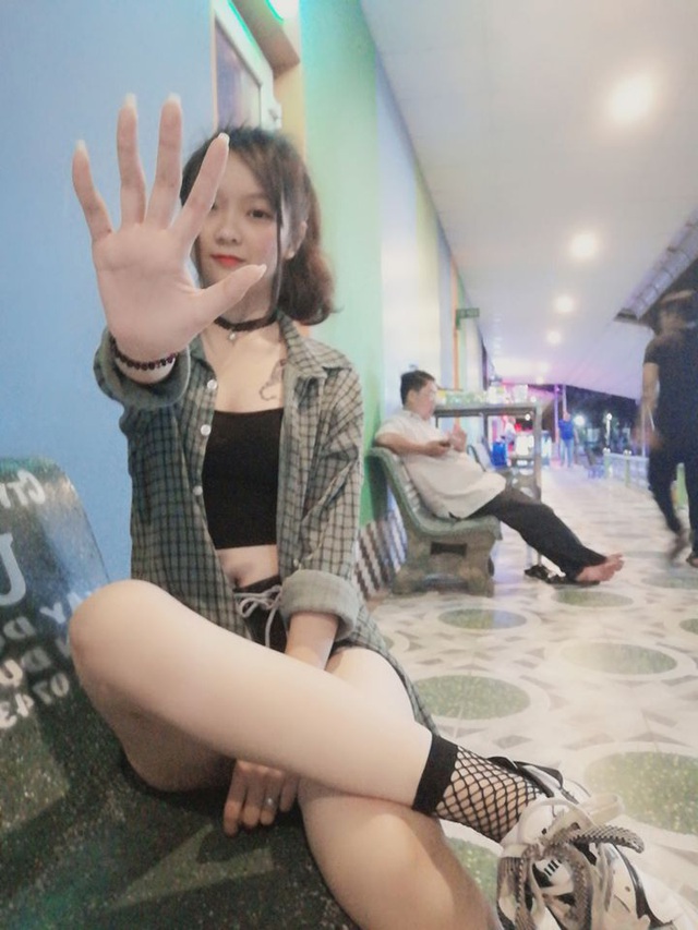 Được Thầy Ba thuê duo trong buổi stream, nữ sinh 2k5 trở thành cháu gái quốc dân chỉ sau một đêm - Ảnh 8. Được Thầy Ba thuê duo trong buổi stream, nữ sinh 2k5 trở thành cháu gái quốc dân chỉ sau một đêm - Ảnh 8.