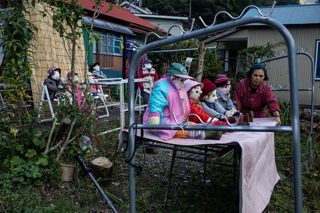 Ngôi làng vắng bóng trẻ thơ tại Nhật Bản: 18 năm không có một đứa trẻ nào ra đời, số búp bê nhiều gấp 10 lần số dân làng - Ảnh 7.