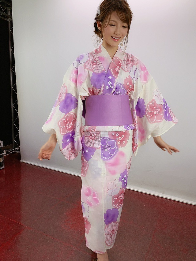 Loạt ảnh các mỹ nhân Nhật Bản trong trang phục truyền thống đầy ngọt ngào trong ngày cuối năm - Ảnh 7.