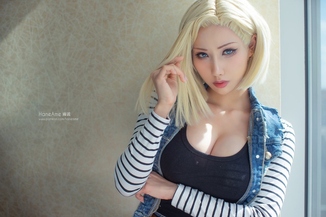 Mỹ nữ khiến fan ruột đứng ngồi không yên với màn cosplay Android 18 nóng bỏng - Ảnh 2.