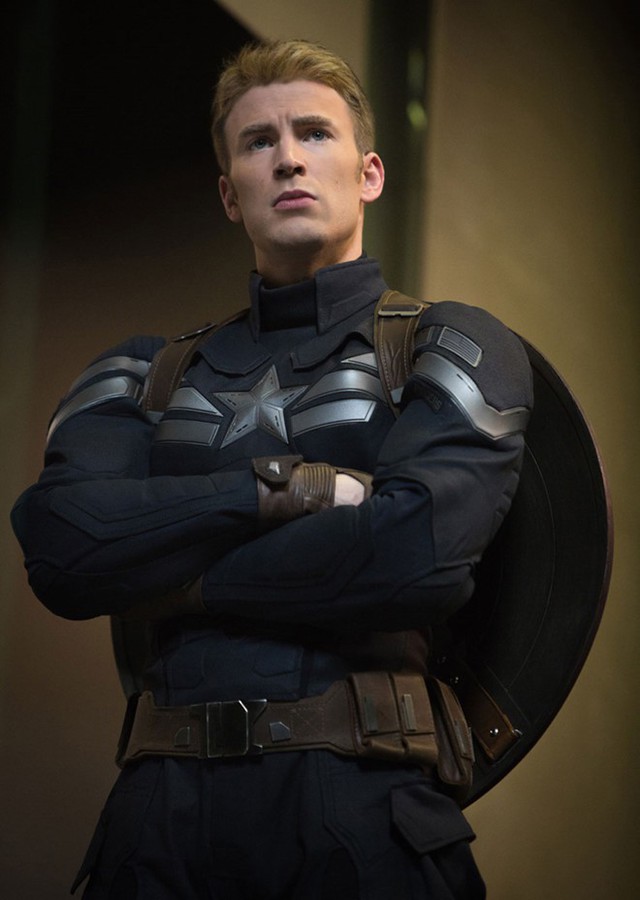 Captain America Chris Evans sốc nặng khi các fan hâm mộ so sánh thần thái của mình giống cún cưng - Ảnh 1.