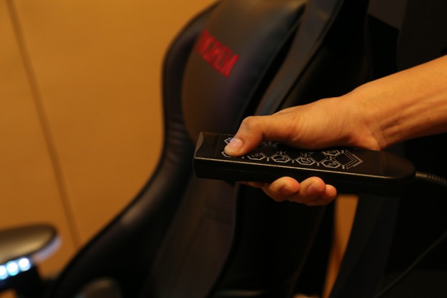 Cận cảnh chiếc ghế gaming trị giá trăm triệu của đại gia Hà Thành, trông như bê ra từ phim viễn tưởng - Ảnh 9.