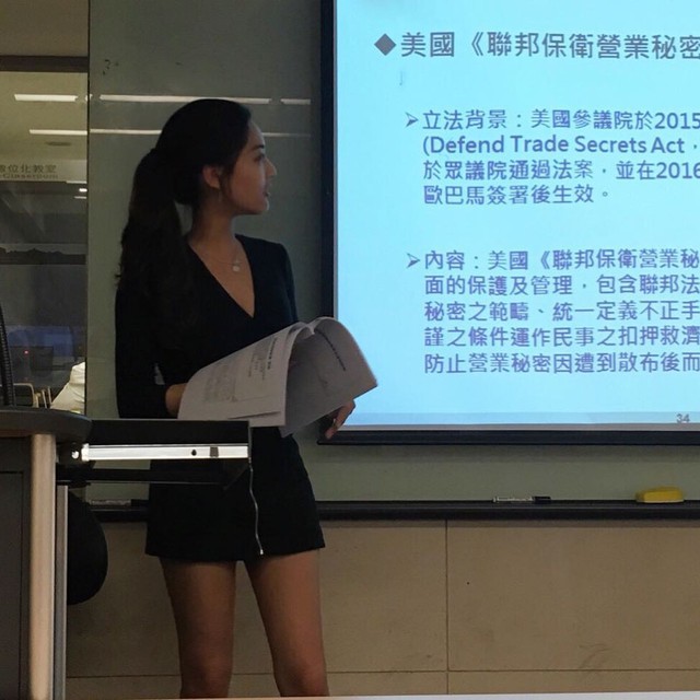 Ngắm nhan sắc nữ giáo viên viên Đài Loan khiến khối chàng trai muốn đi học lại làn nữa - Ảnh 12.