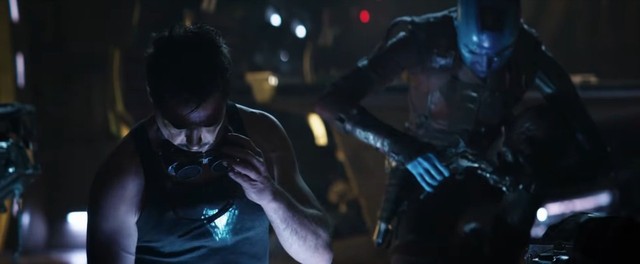 Avengers: Endgame: Truy tìm danh tính kẻ bí ẩn xuất hiện từ trên không khiến các siêu anh hùng phải náo loạn - Ảnh 3.