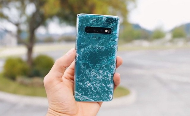 Thả rơi Galaxy S10 và Nokia 3310 từ độ cao 300 mét và cái kết bất ngờ - Ảnh 3.