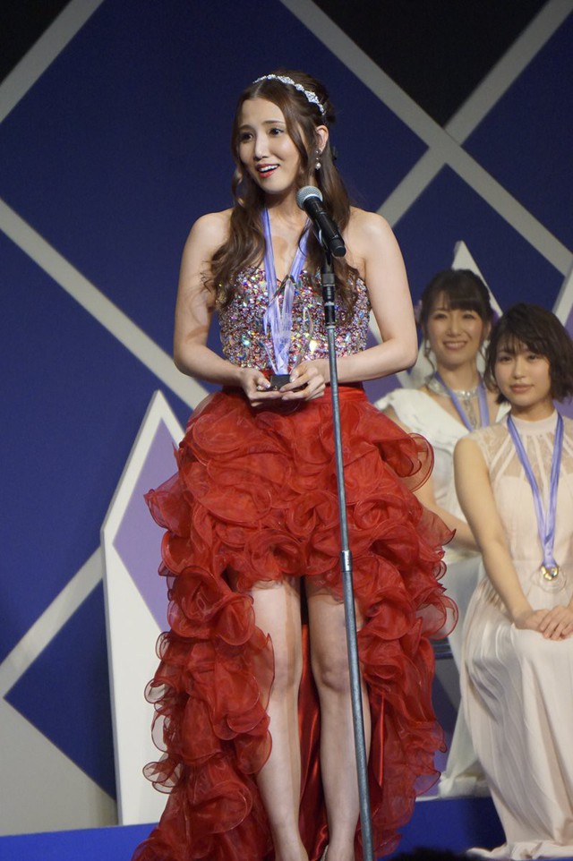 Giải thưởng diễn viên phim người lớn xuất sắc nhất Nhật Bản: Toda Makoto lên ngôi hậu, Yui Hatano được vinh danh - Ảnh 6.