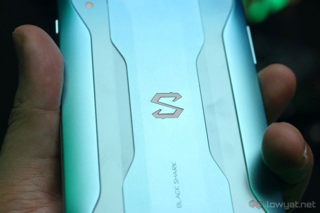 Săm soi Xiaomi Black Shark 2 - Vị vua smartphone gaming mới ra mắt - Ảnh 3.
