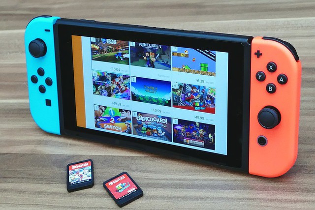 Nintendo Switch sắp ra phiên bản giá rẻ; học sinh, sinh viên thừa sức mua được - Ảnh 1.