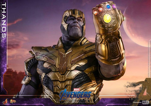 Avengers: Endgame- Cận cảnh thiết kế của Thanos, một tay đeo găng Vô Cực, một tay cầm kiếm - Ảnh 12.