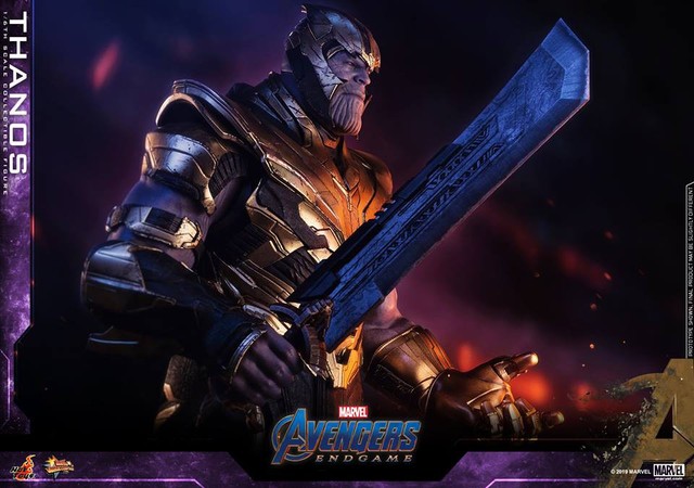 Avengers: Endgame- Cận cảnh thiết kế của Thanos, một tay đeo găng Vô Cực, một tay cầm kiếm - Ảnh 10.