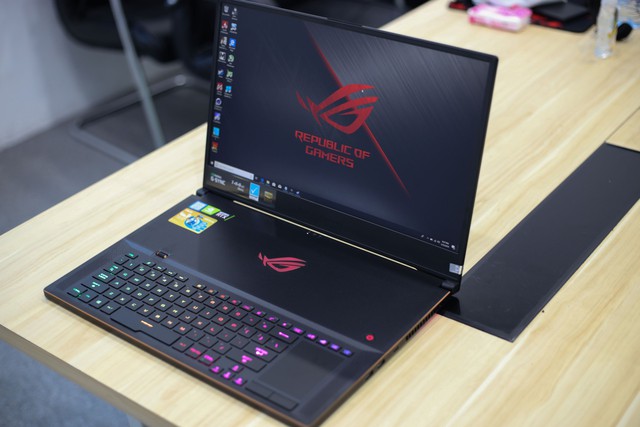 Trải nghiệm nhanh ROG Zephyrus S GX701 - Laptop gaming 17 inch mỏng nhất thế giới mới về Việt Nam - Ảnh 4.