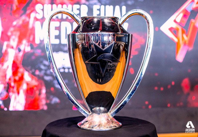 LMHT: Riot Hàn giới thiệu cúp mới của LCK, cộng đồng tấm tắc cuối cùng các ông cũng làm được một thứ ra hồn - Ảnh 3. LMHT: Riot Hàn giới thiệu cúp mới của LCK, cộng đồng tấm tắc cuối cùng các ông cũng làm được một thứ ra hồn - Ảnh 3.
