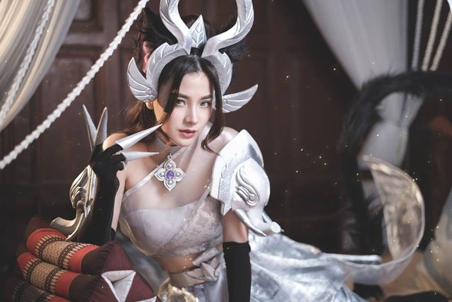 Liên Quân Mobile: Ngắm nhìn vẻ đẹp lộng lẫy, kiêu sa của cosplayer Arum Sacred Sentinel - Ảnh 5.