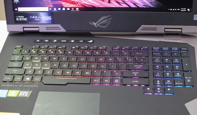 Asus ROG G703GX - Laptop gaming quái vật với CPU i9, RTX 2080 không những chơi game mượt mà còn giúp game thủ tăng cường sức khỏe - Ảnh 16. Asus ROG G703GX - Laptop gaming quái vật với CPU i9, RTX 2080 không những chơi game mượt mà còn giúp game thủ tăng cường sức khỏe - Ảnh 16.