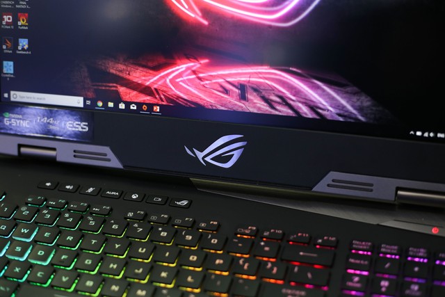 Asus ROG G703GX - Laptop gaming quái vật với CPU i9, RTX 2080 không những chơi game mượt mà còn giúp game thủ tăng cường sức khỏe - Ảnh 13. Asus ROG G703GX - Laptop gaming quái vật với CPU i9, RTX 2080 không những chơi game mượt mà còn giúp game thủ tăng cường sức khỏe - Ảnh 13.