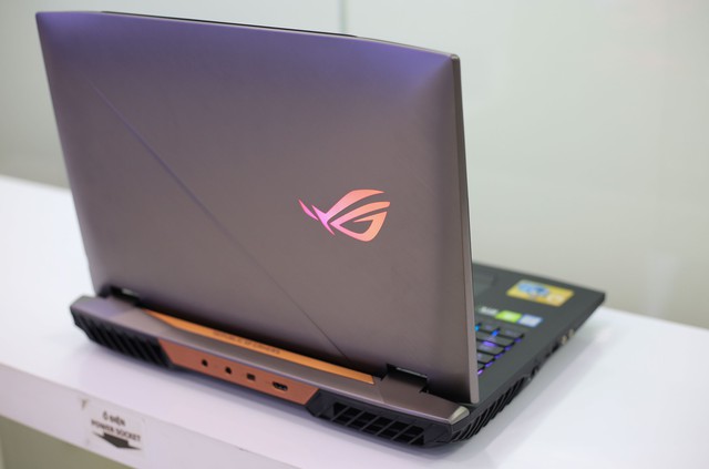Asus ROG G703GX - Laptop gaming quái vật với CPU i9, RTX 2080 không những chơi game mượt mà còn giúp game thủ tăng cường sức khỏe - Ảnh 24. Asus ROG G703GX - Laptop gaming quái vật với CPU i9, RTX 2080 không những chơi game mượt mà còn giúp game thủ tăng cường sức khỏe - Ảnh 24.