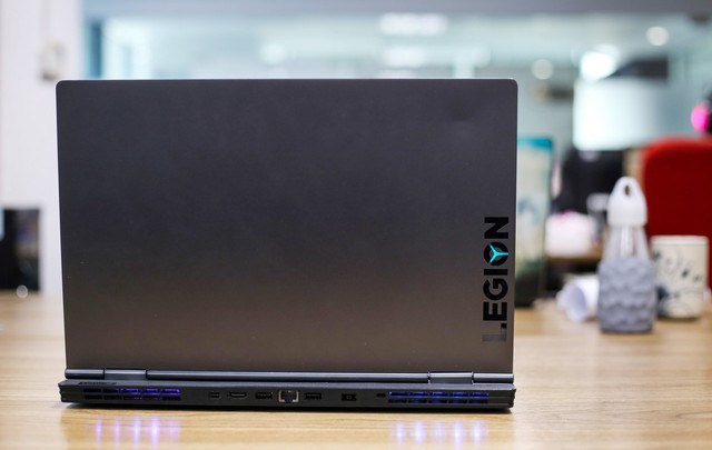 Đánh giá Lenovo Legion Y730: Laptop gaming lịch sự, hoàn hảo cho game thủ kín tiếng - Ảnh 2.