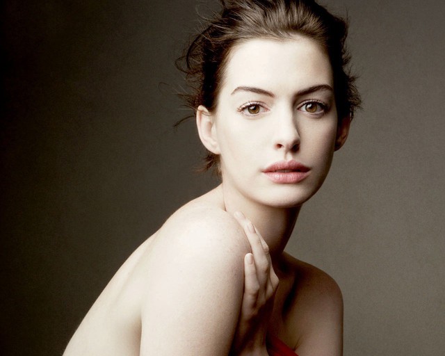 Đổ gục với loạt ảnh vẻ đẹp nữ thần suốt 20 năm của công chúa Anne Hathaway trên màn ảnh - Ảnh 23.