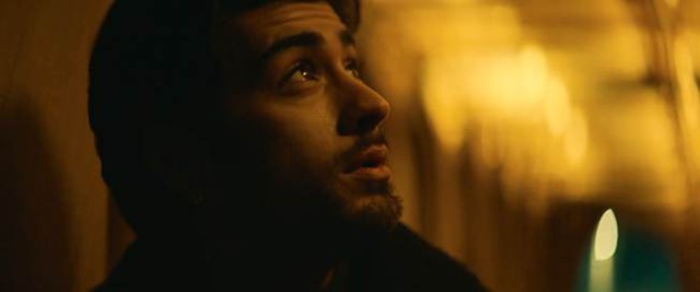 Aladdin: Zayn Malik “hớp hồn” người yêu nhạc bằng bản phối lại ca khúc huyền thoại A Whole new World - Ảnh 1.