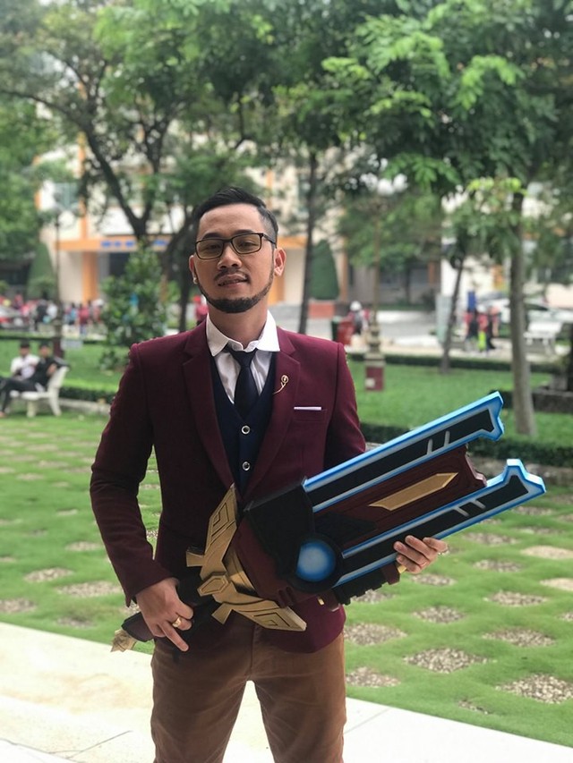 LMHT: Thầy Giáo Ba làm quả cosplay Graves Hiệu Phó khiến dân tình lác mắt - Ảnh 4.