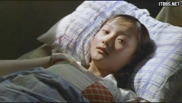 9 phim châu Á có cảnh nóng chưa đủ tuổi gây tranh cãi: Lưu Diệc Phi mới 16 tuổi, sao nhí Kim So Hyun chỉ vừa 13 - Ảnh 2.